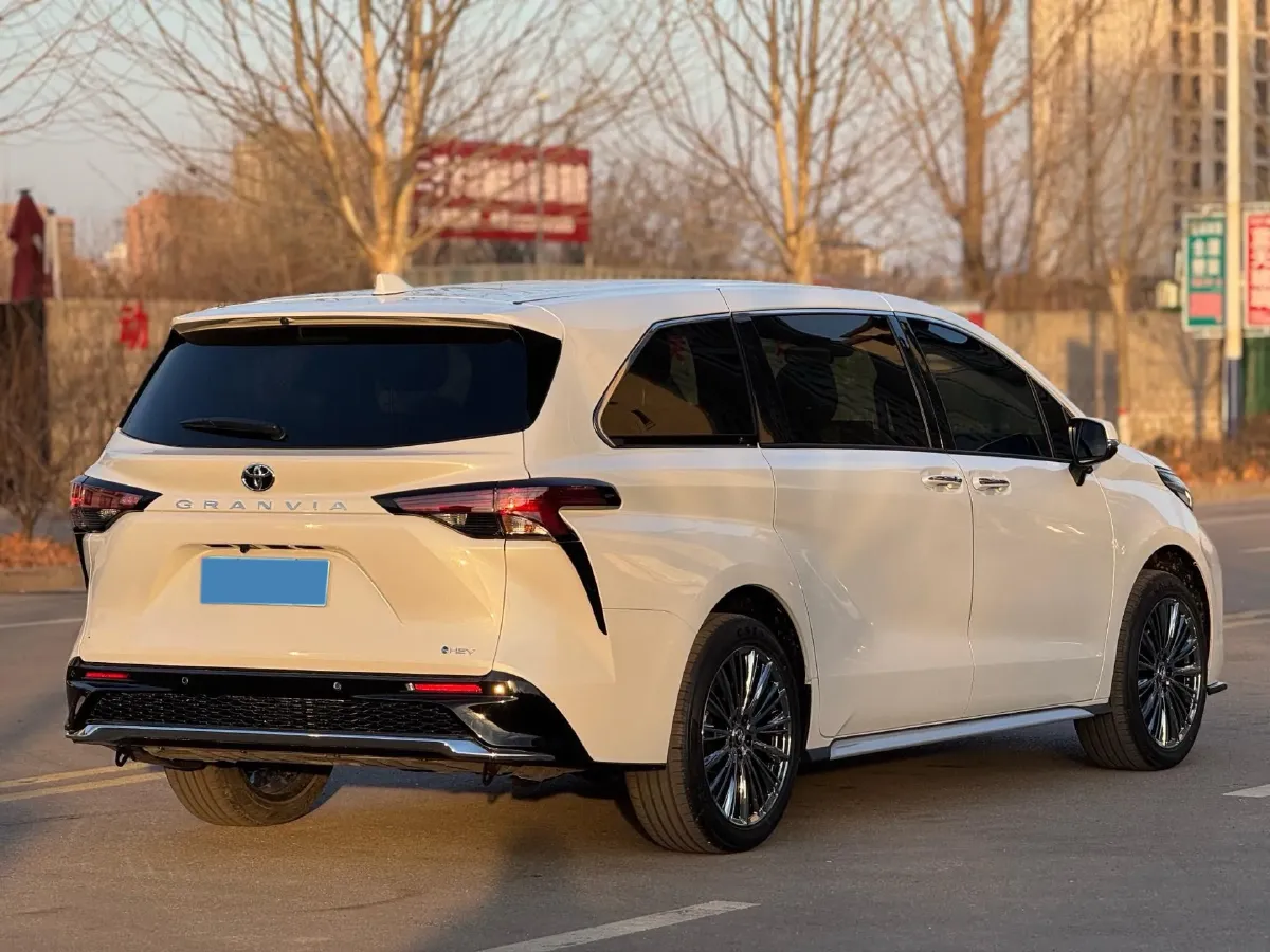 2026 Toyota Granvia 2.5L 189HP L4 E-CVT Hybrid,autocango,china used car exporter,china ev exporter,chinese used car exporter,chinese used ev exporter