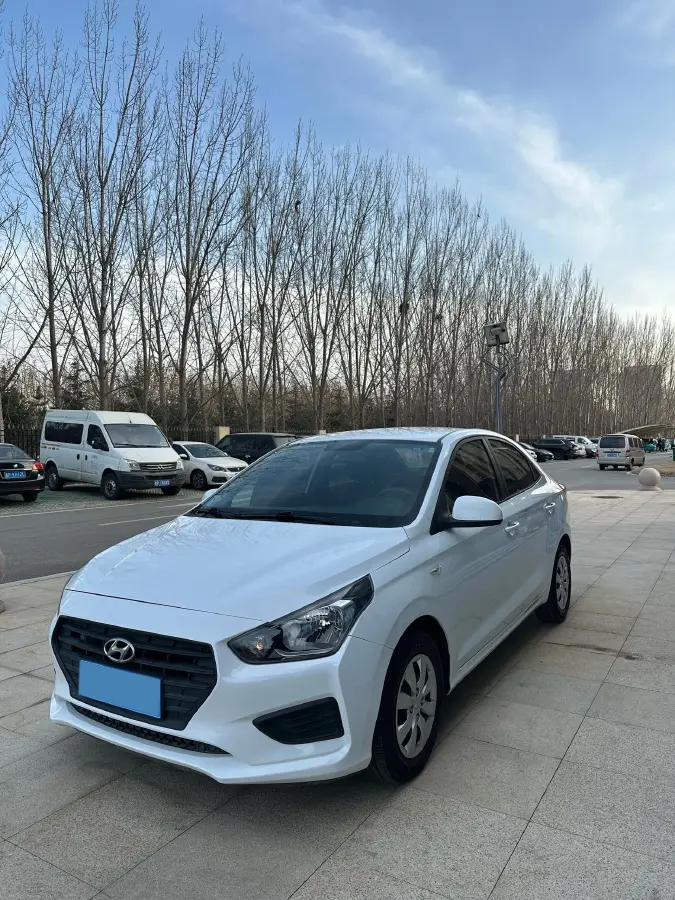 2017 Hyundai Reina 1.4L 95HP L4 5MT