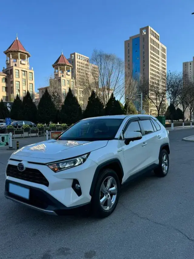 2020 Toyota RAV4 2.5L 178HP L4 E-CVT Hybrid