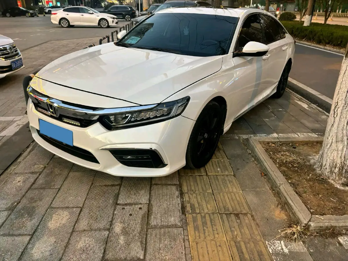 2019 Honda Inspire 1.5T 194HP L4 CVT