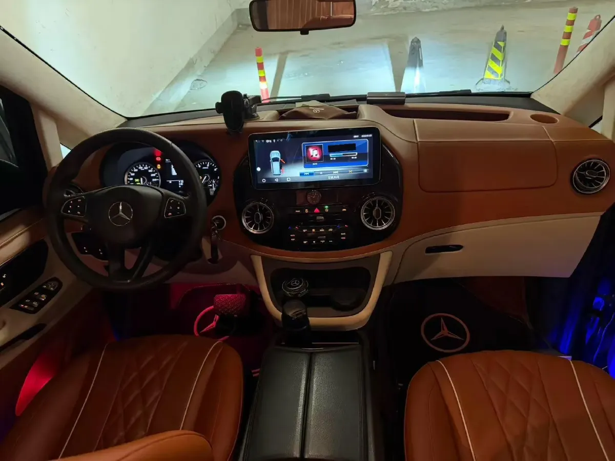 2021 Mercedes-Benz Vito 2.0T 211HP L4 9AT,autocango,china used car exporter,china ev exporter,chinese used car exporter,chinese used ev exporter