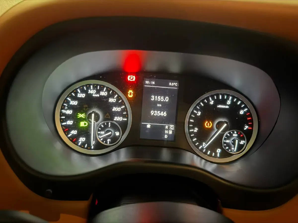 2021 Mercedes-Benz Vito 2.0T 211HP L4 9AT,autocango,china used car exporter,china ev exporter,chinese used car exporter,chinese used ev exporter