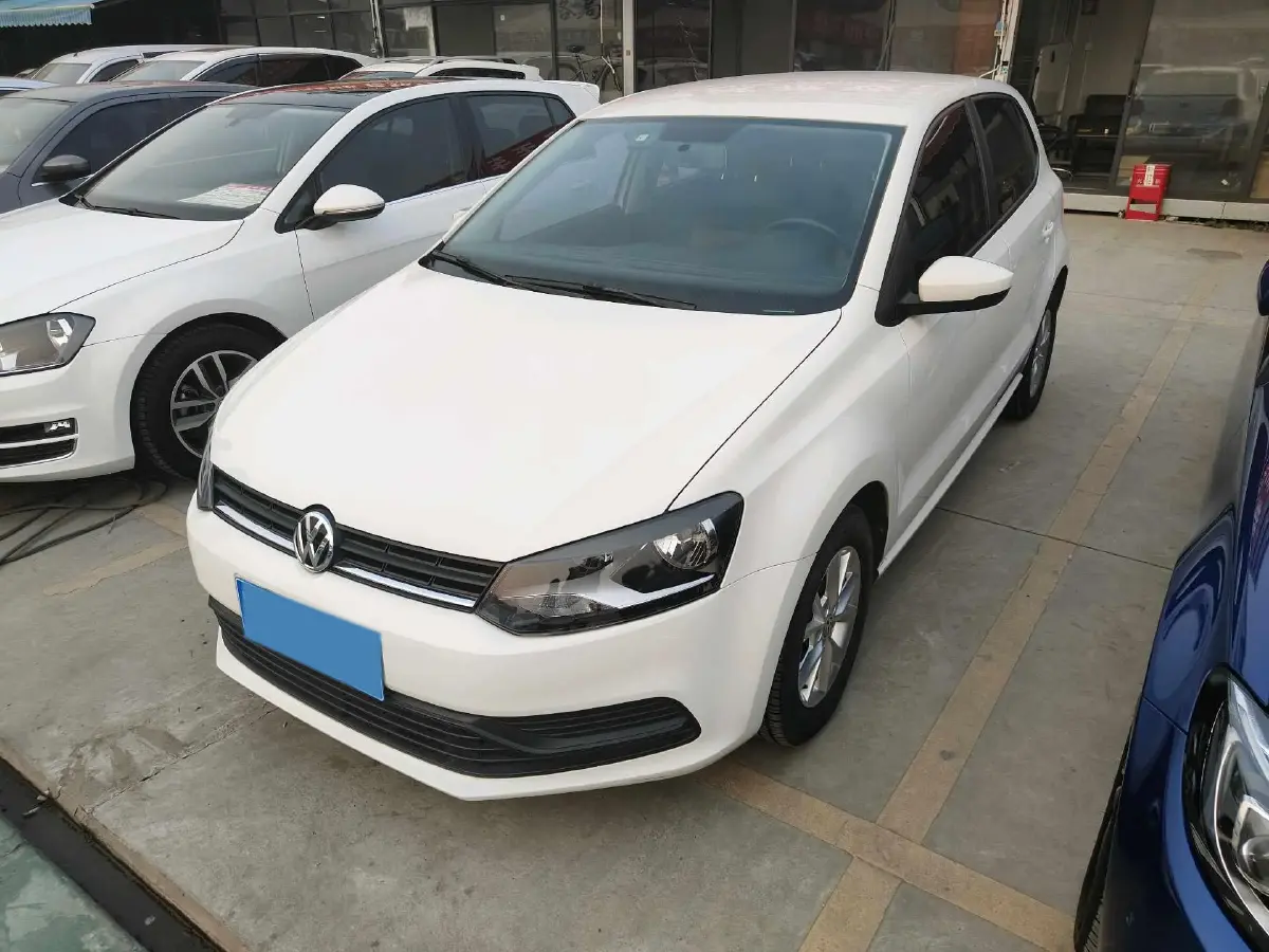 2016 Volkswagen Polo 1.4L 90HP L4 6AT