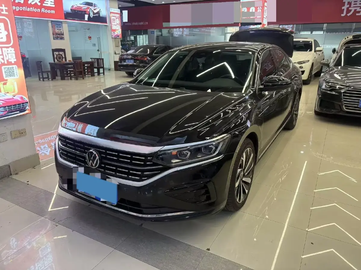 2022 Volkswagen Passat 2.0T 220HP L4 7DCT