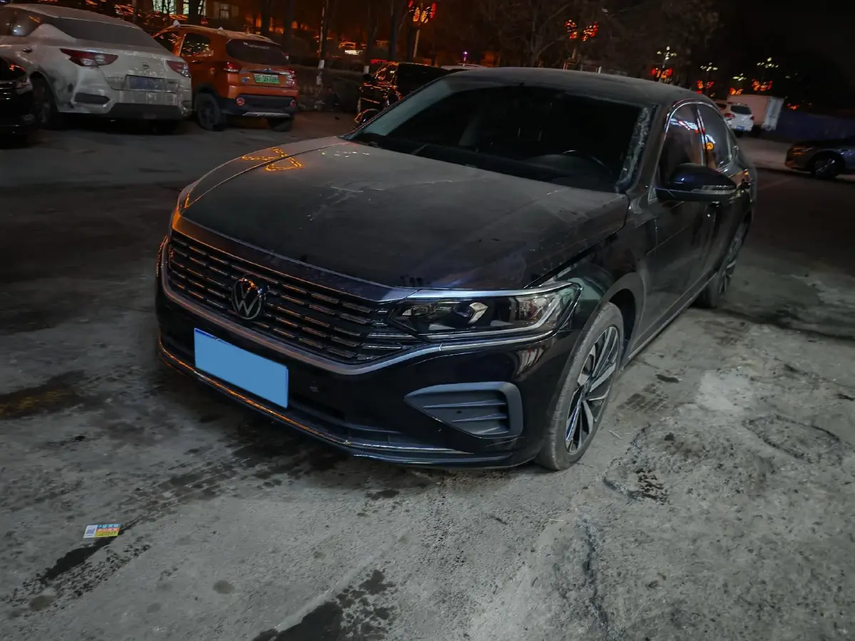 2024 Volkswagen Passat 2.0T 220HP L4 7DCT