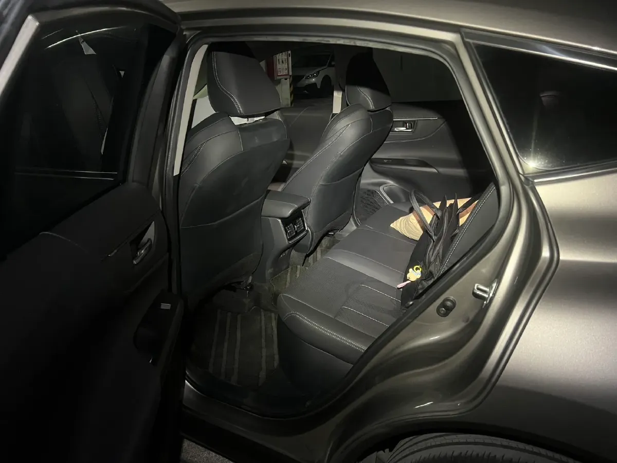 2022 Toyota Harrier 2.5L 178HP L4 E-CVT Hybrid,autocango,china used car exporter,china ev exporter,chinese used car exporter,chinese used ev exporter