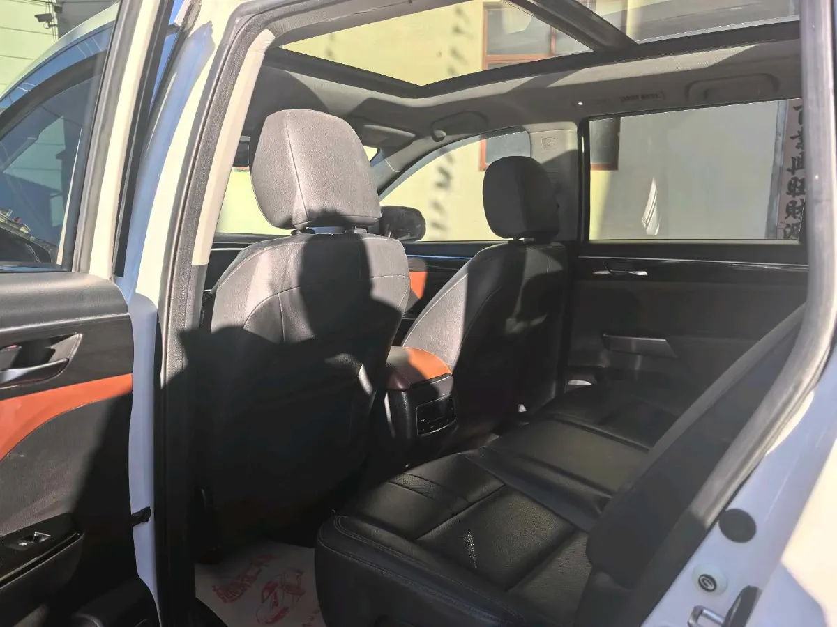 2017 GAC Trumpchi GS8 2.0T 201HP L4 6AT,autocango,china used car exporter,china ev exporter,chinese used car exporter,chinese used ev exporter