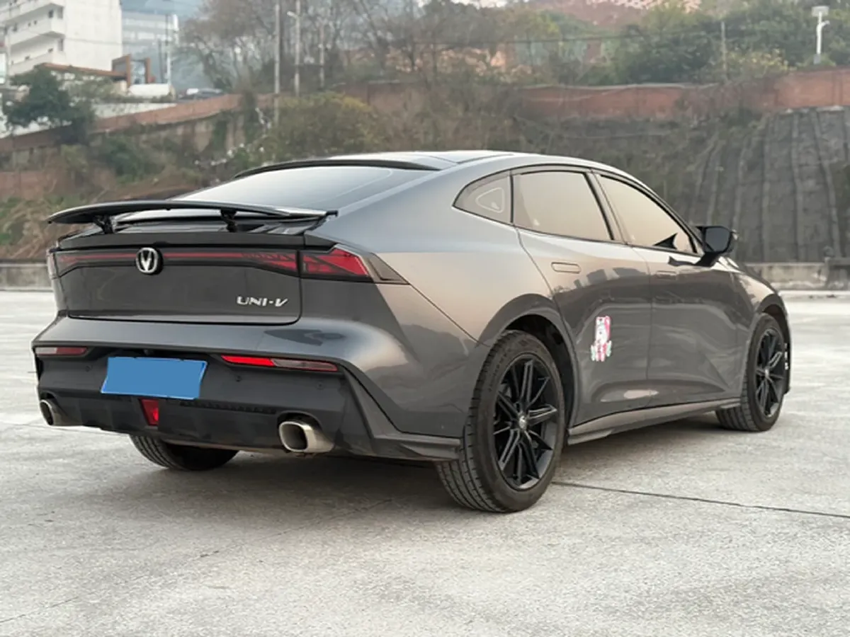 2022 ChangAn UNI-V 1.5T 188HP L4 7DCT,autocango,china used car exporter,china ev exporter,chinese used car exporter,chinese used ev exporter