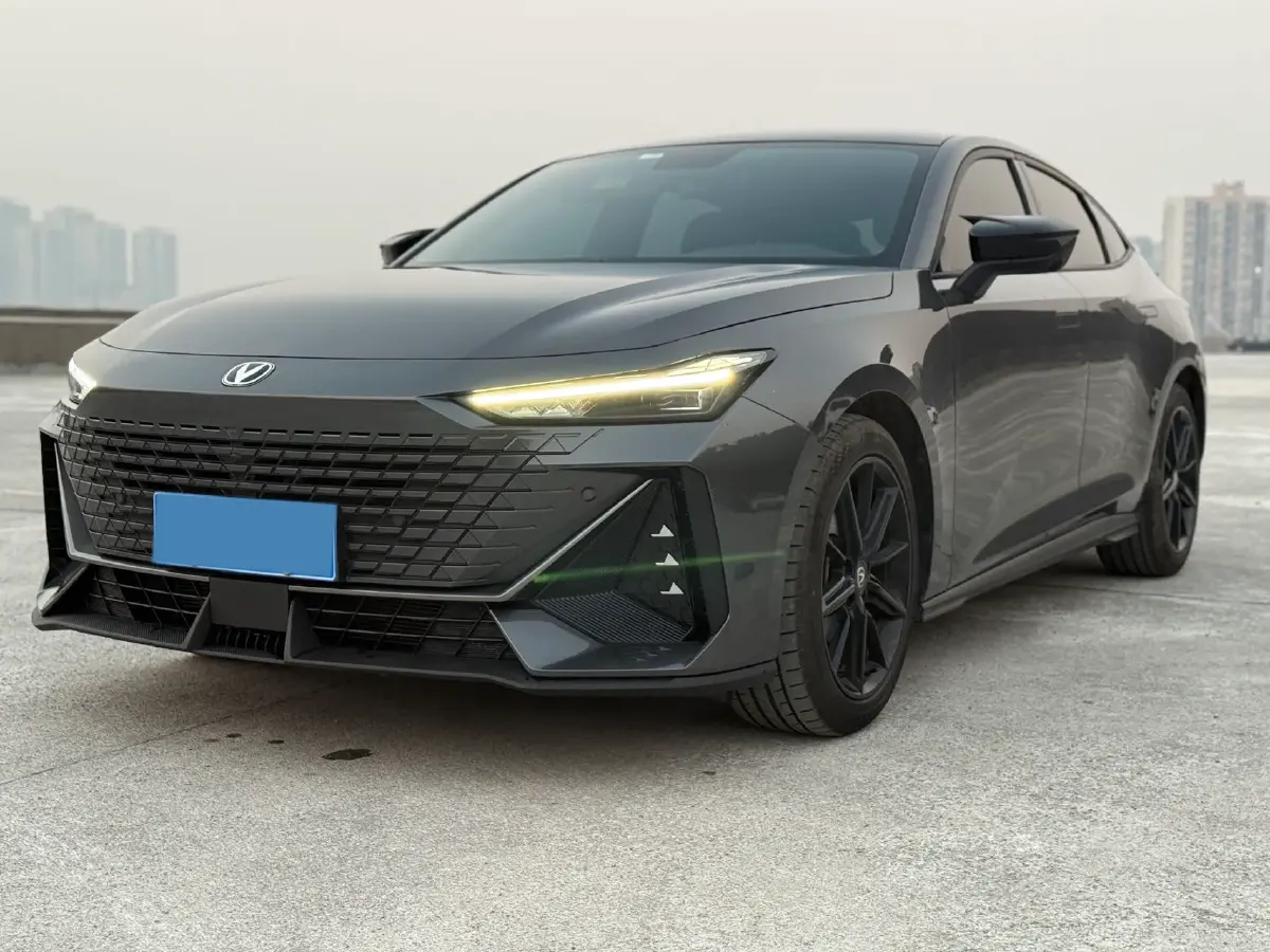 2022 ChangAn UNI-V 1.5T 188HP L4 7DCT