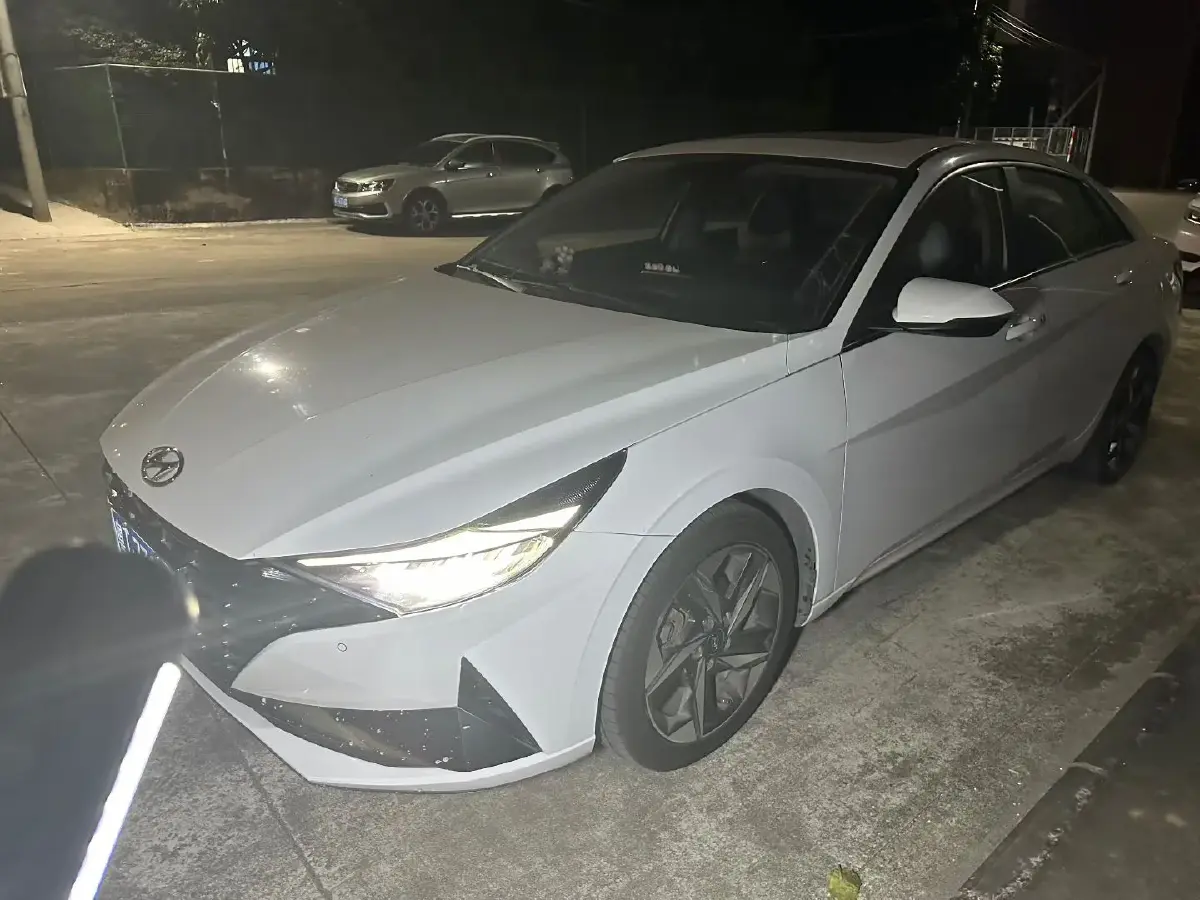 2021 Hyundai Elantra 1.5L 115HP L4 CVT