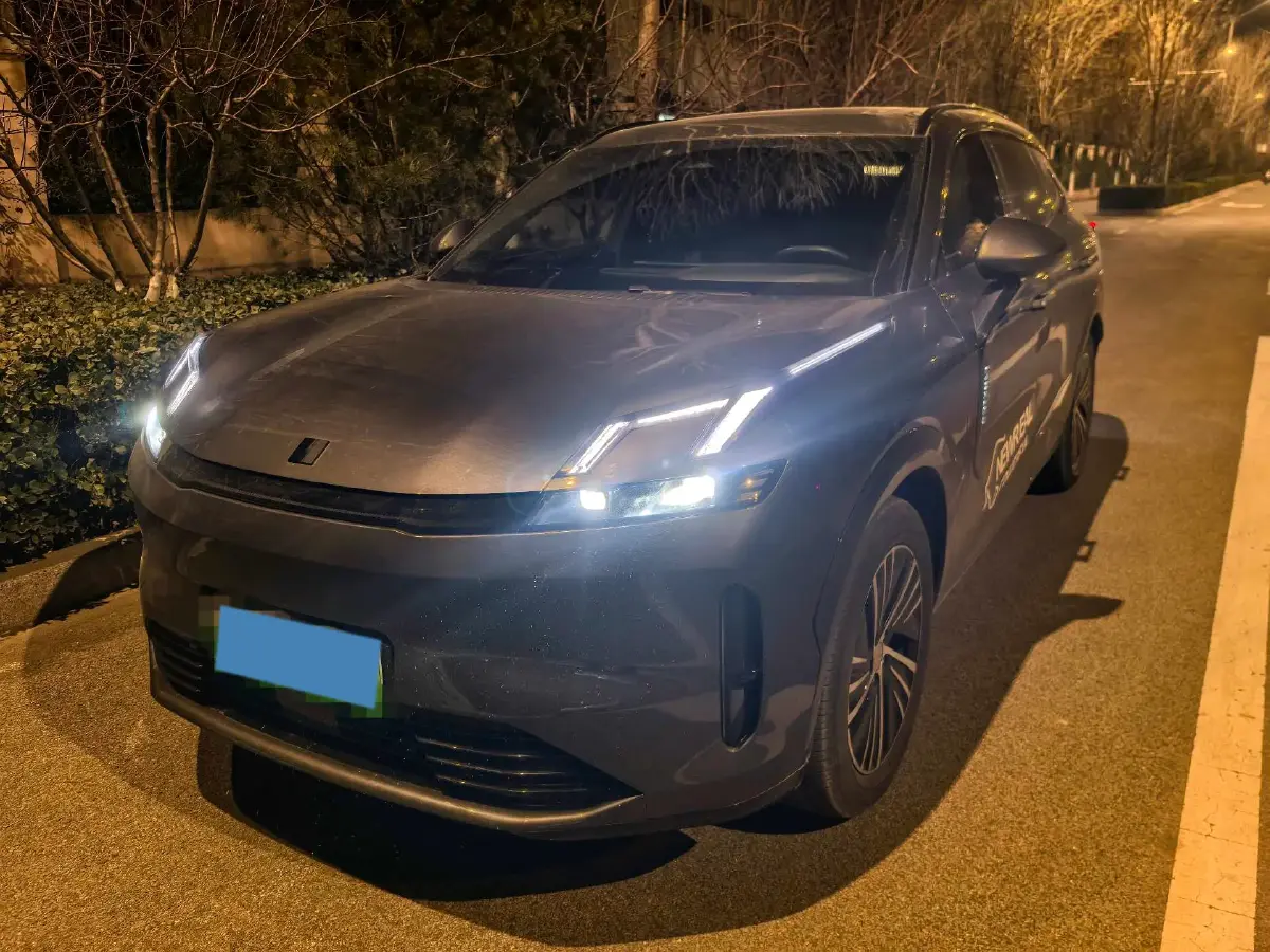 2025 LYNK&CO 08 EM-P 1.5T 163HP L4 3DHT PHEV 21.2KWH