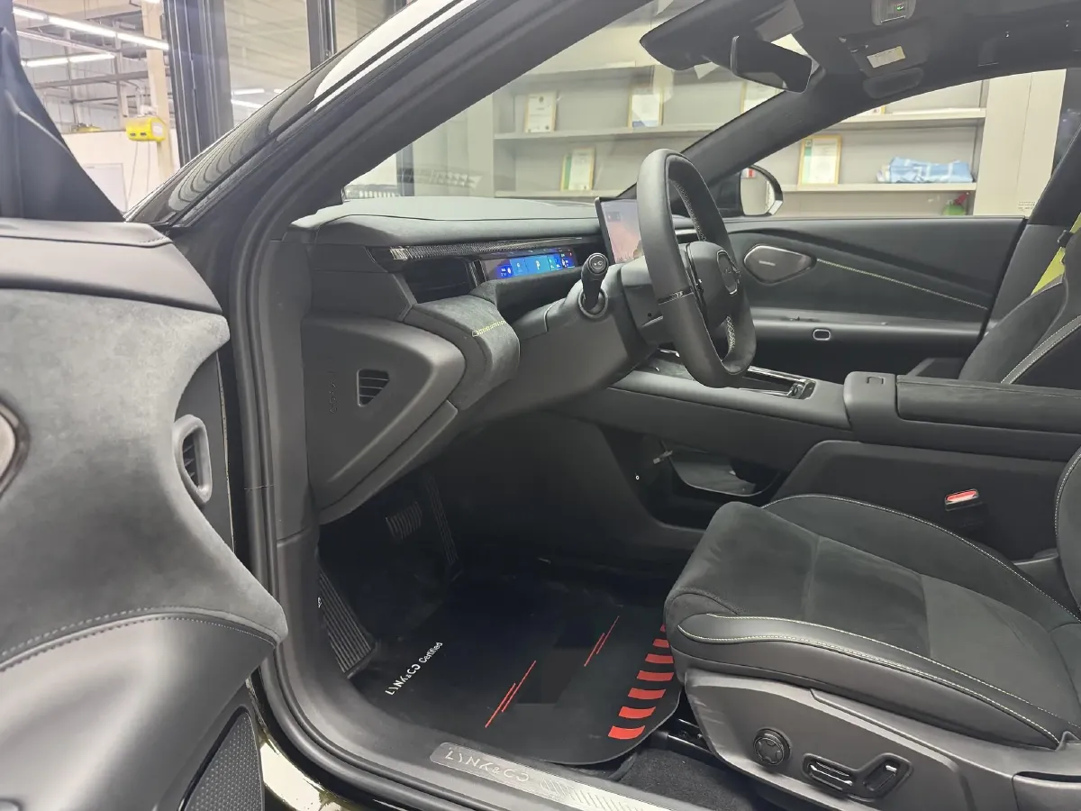 2025 LYNK&CO 10 EM-P 1.5T 163HP L4 3DHT PHEV,autocango,china used car exporter,china ev exporter,chinese used car exporter,chinese used ev exporter