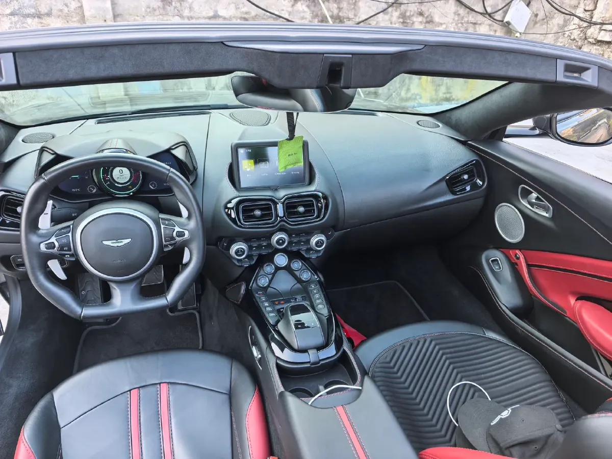 2021 Aston Martin DBX 4.0T 550HP V8 9AT,autocango,china used car exporter,china ev exporter,chinese used car exporter,chinese used ev exporter