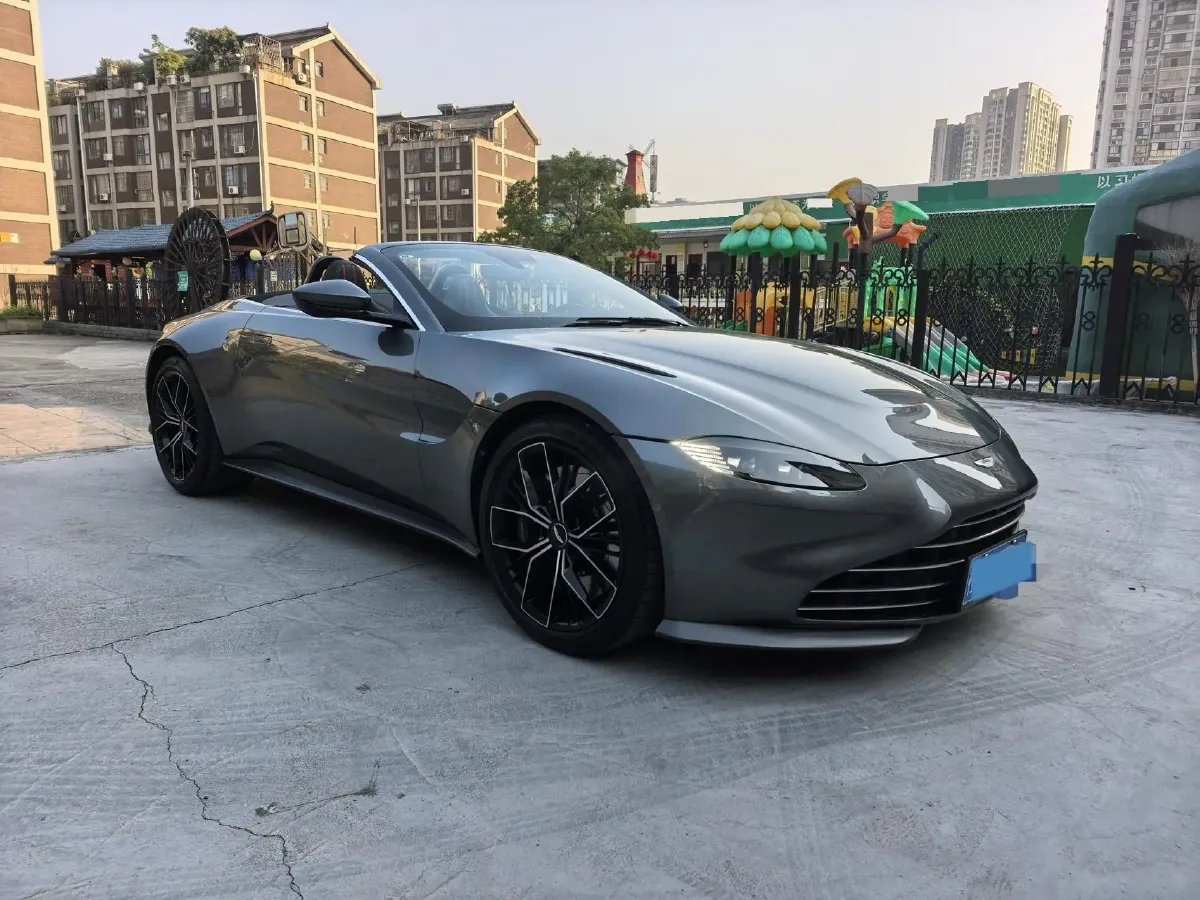 2021 Aston Martin DBX 4.0T 550HP V8 9AT,autocango,china used car exporter,china ev exporter,chinese used car exporter,chinese used ev exporter