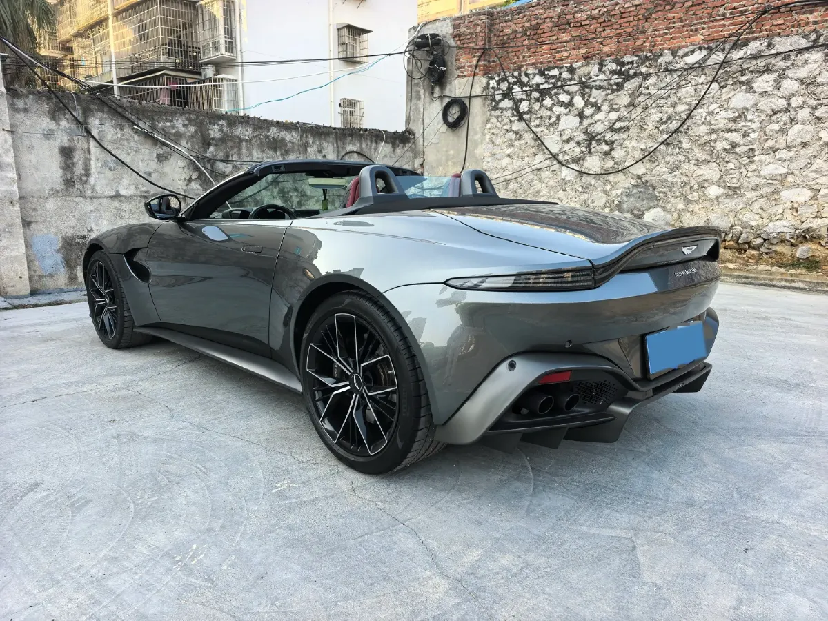 2021 Aston Martin DBX 4.0T 550HP V8 9AT,autocango,china used car exporter,china ev exporter,chinese used car exporter,chinese used ev exporter