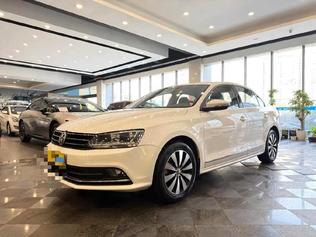 2018 Volkswagen Sagitar 1.2T 110HP L4 7DCT