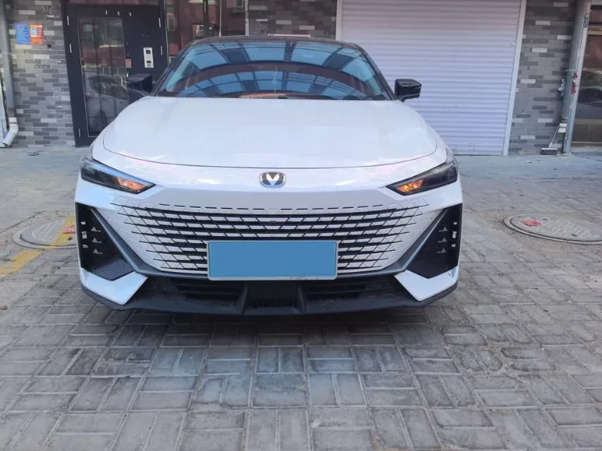 2023 ChangAn UNI-V iDD 1.5T 170HP L4 6TCT PHEV 18.4KWH,autocango,china used car exporter,china ev exporter,chinese used car exporter,chinese used ev exporter