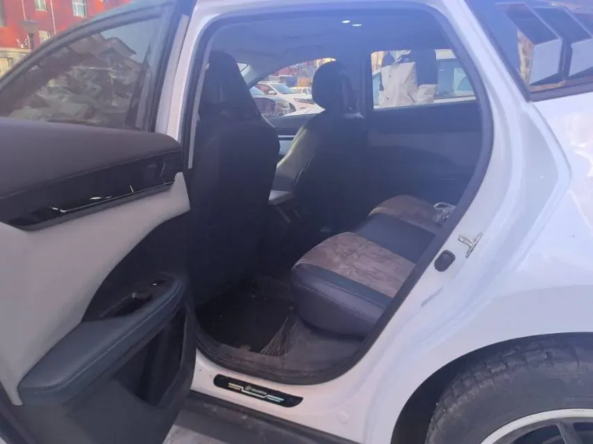 2023 ChangAn UNI-V iDD 1.5T 170HP L4 6TCT PHEV 18.4KWH,autocango,china used car exporter,china ev exporter,chinese used car exporter,chinese used ev exporter