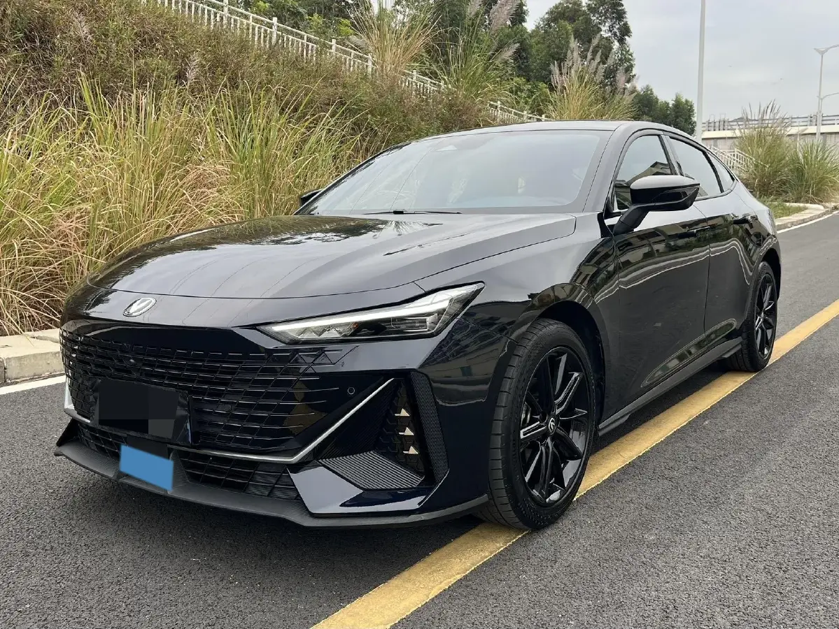 2023 ChangAn UNI-V 1.5T 188HP L4 7DCT