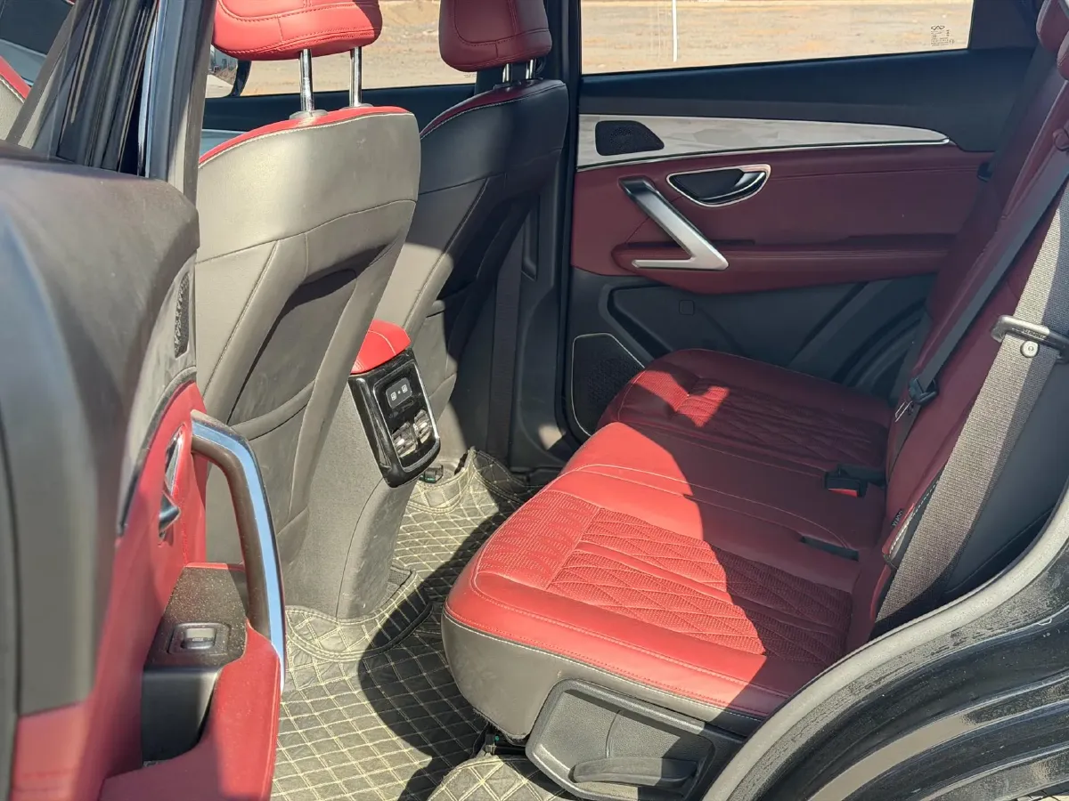 2023 ChangAn Oshan X7 Plus 1.5T 188HP L4 7DCT,autocango,china used car exporter,china ev exporter,chinese used car exporter,chinese used ev exporter