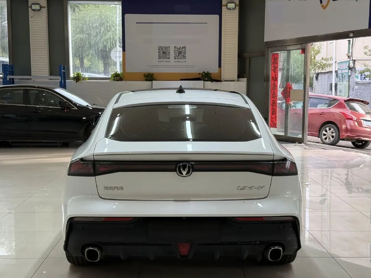 2022 ChangAn UNI-V 1.5T 188HP L4 7DCT,autocango,china used car exporter,china ev exporter,chinese used car exporter,chinese used ev exporter