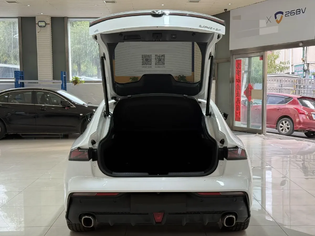 2022 ChangAn UNI-V 1.5T 188HP L4 7DCT,autocango,china used car exporter,china ev exporter,chinese used car exporter,chinese used ev exporter