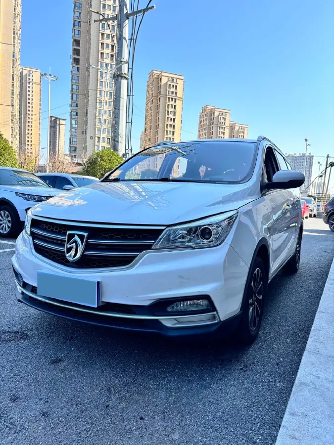 2021 BaoJun 730 1.5L 105HP L4 6MT