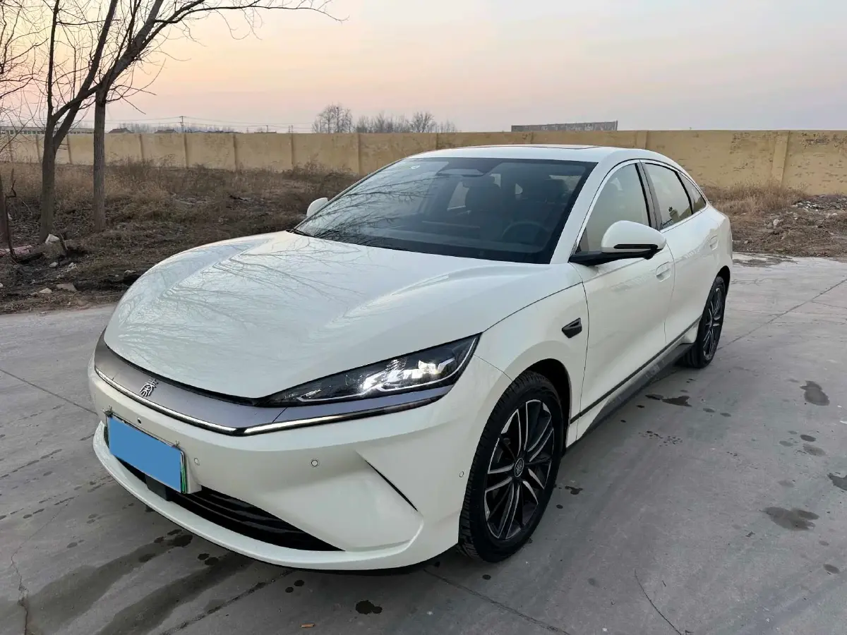 2025 BYD QinL BEV