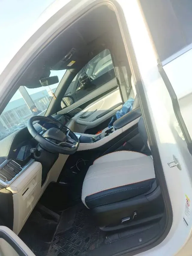 2023 Dongfeng RuiQi 7 2.3T 166HP L4 8AT,autocango,china used car exporter,china ev exporter,chinese used car exporter,chinese used ev exporter