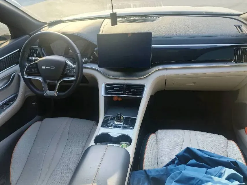 2023 Dongfeng RuiQi 7 2.3T 166HP L4 8AT,autocango,china used car exporter,china ev exporter,chinese used car exporter,chinese used ev exporter