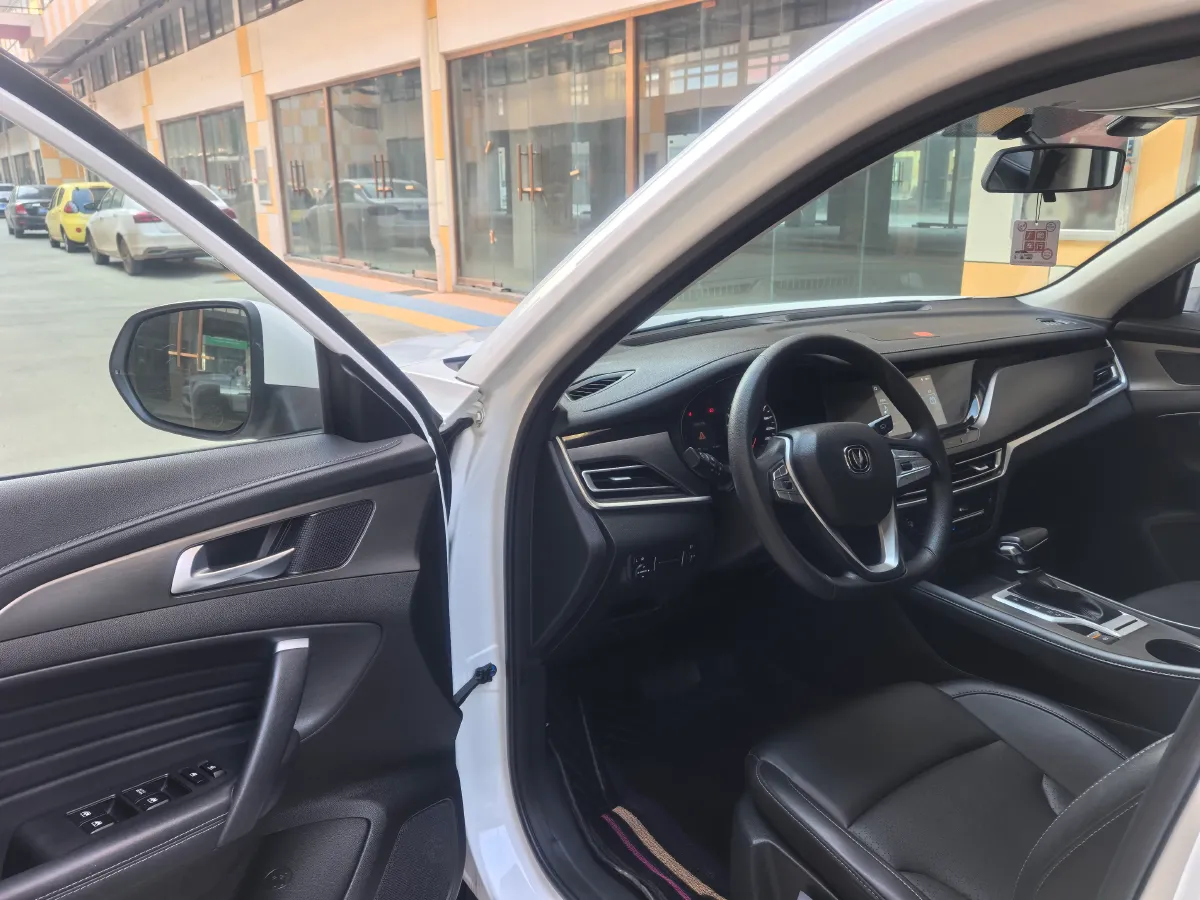 2021 ChangAn CS35 Plus 1.6L 128HP L4 CVT,autocango,china used car exporter,china ev exporter,chinese used car exporter,chinese used ev exporter