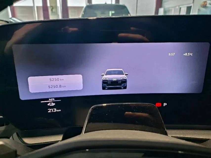 2025 Audi Q5L 2.0T 245HP L4 7DCT,autocango,china used car exporter,china ev exporter,chinese used car exporter,chinese used ev exporter