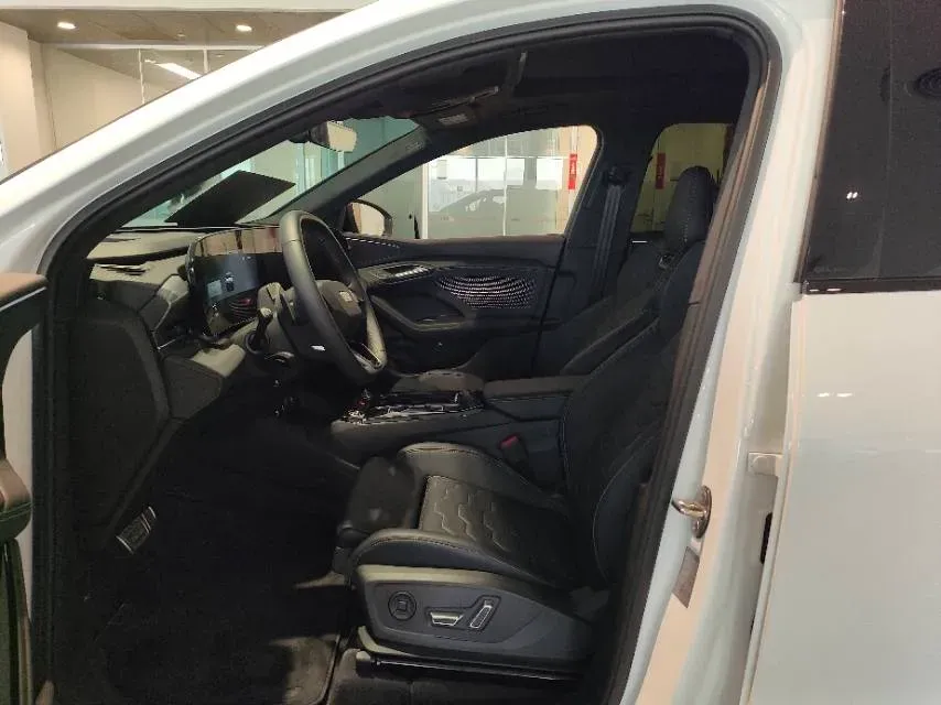 2025 Audi Q5L 2.0T 245HP L4 7DCT,autocango,china used car exporter,china ev exporter,chinese used car exporter,chinese used ev exporter