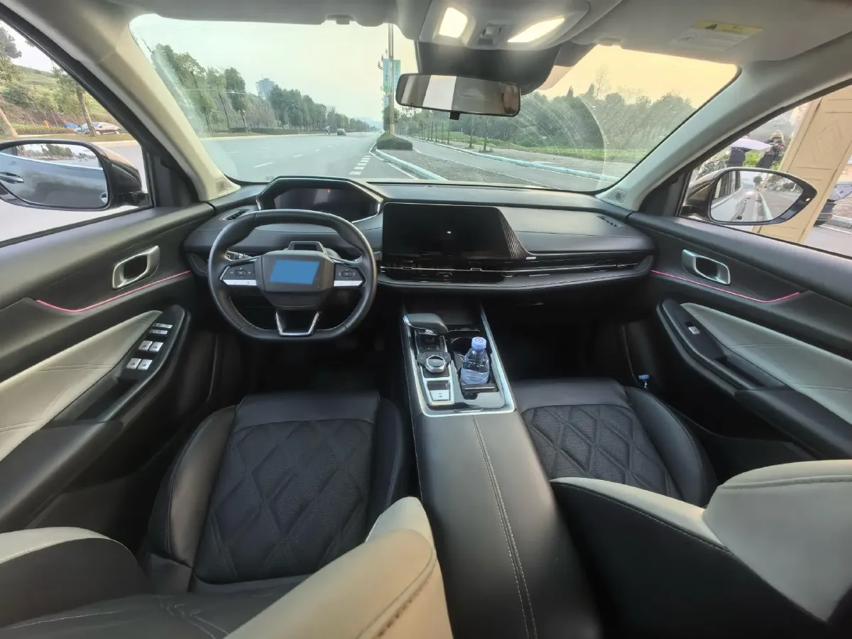 2023 Venucia VX6 BEV 62KWH,autocango,china used car exporter,china ev exporter,chinese used car exporter,chinese used ev exporter