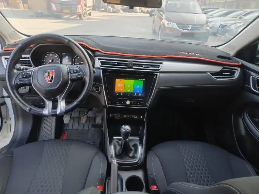 2019 Roewe i5 1.5L 120HP L4 5MT,autocango,china used car exporter,china ev exporter,chinese used car exporter,chinese used ev exporter