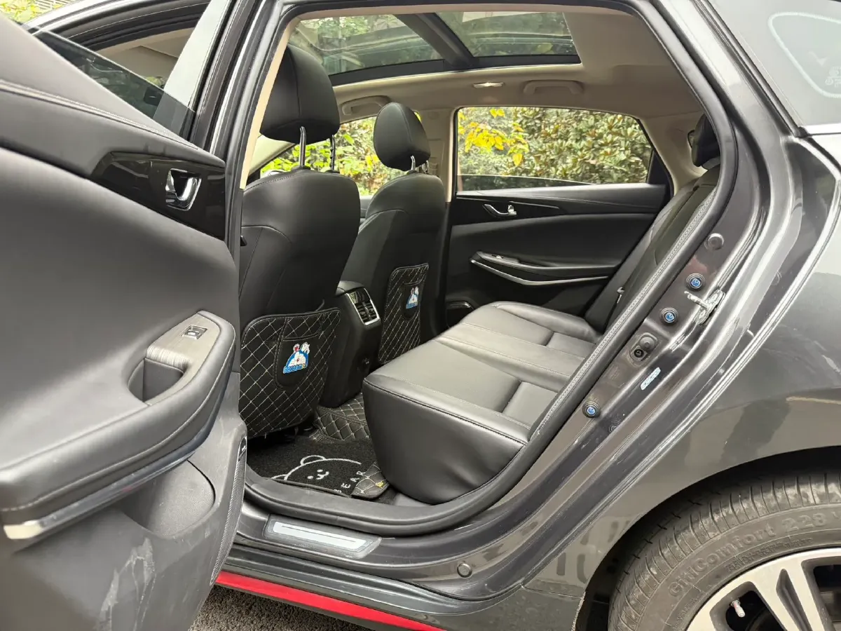 2021 ChangAn Raeton CC 1.5T 180HP L4 7DCT,autocango,china used car exporter,china ev exporter,chinese used car exporter,chinese used ev exporter