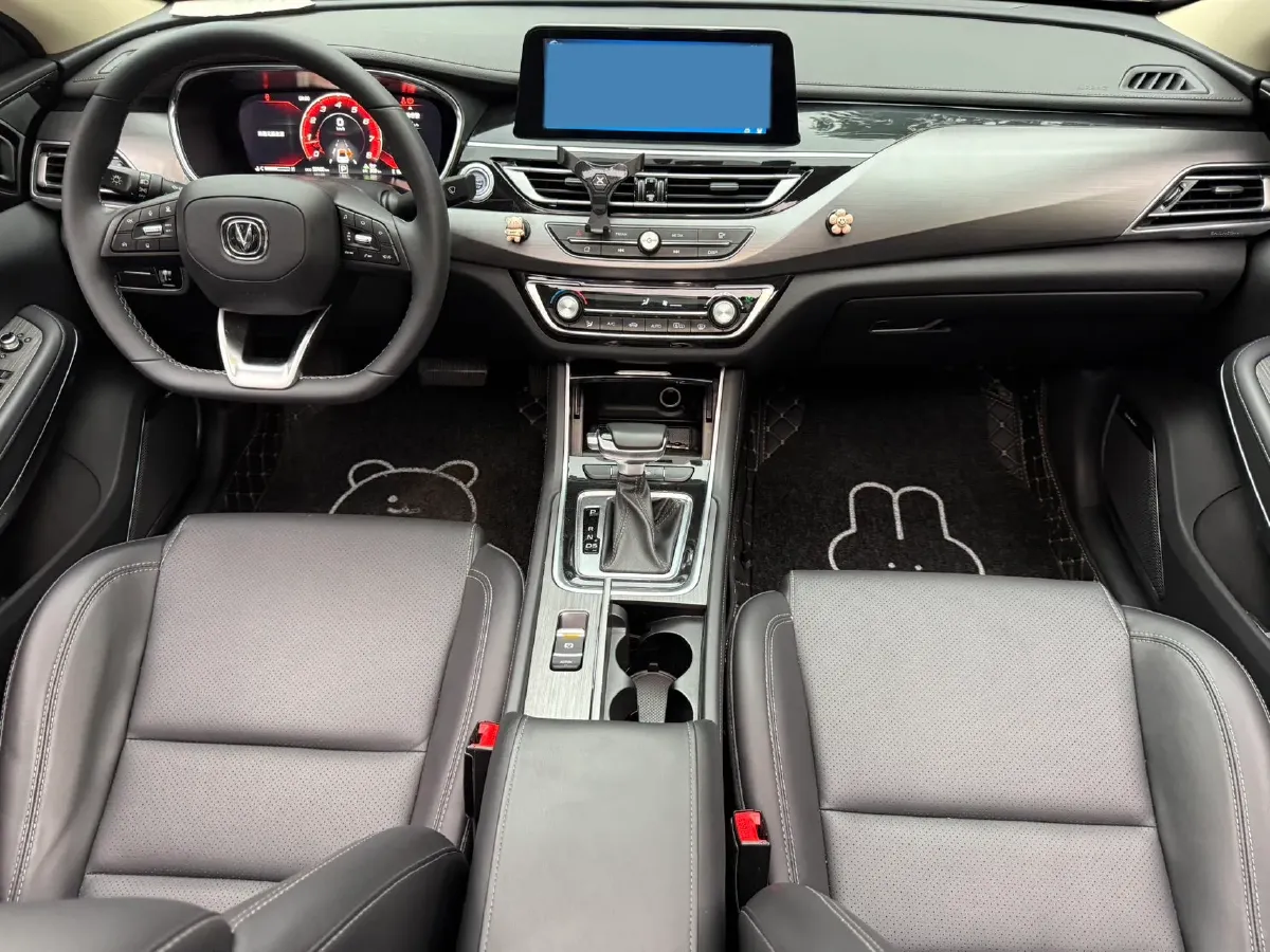 2021 ChangAn Raeton CC 1.5T 180HP L4 7DCT,autocango,china used car exporter,china ev exporter,chinese used car exporter,chinese used ev exporter