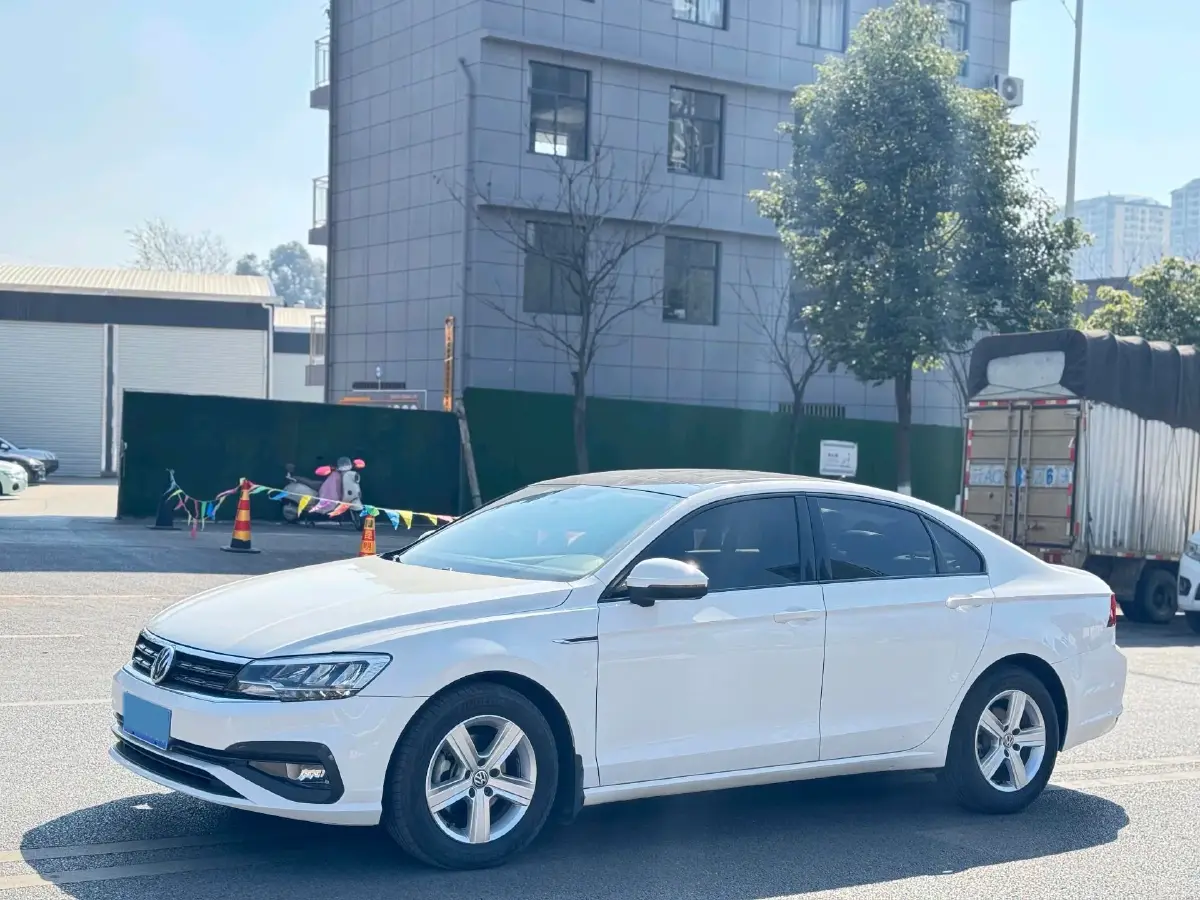 2019 Volkswagen T-Cross 1.4T 150HP L4 7DCT