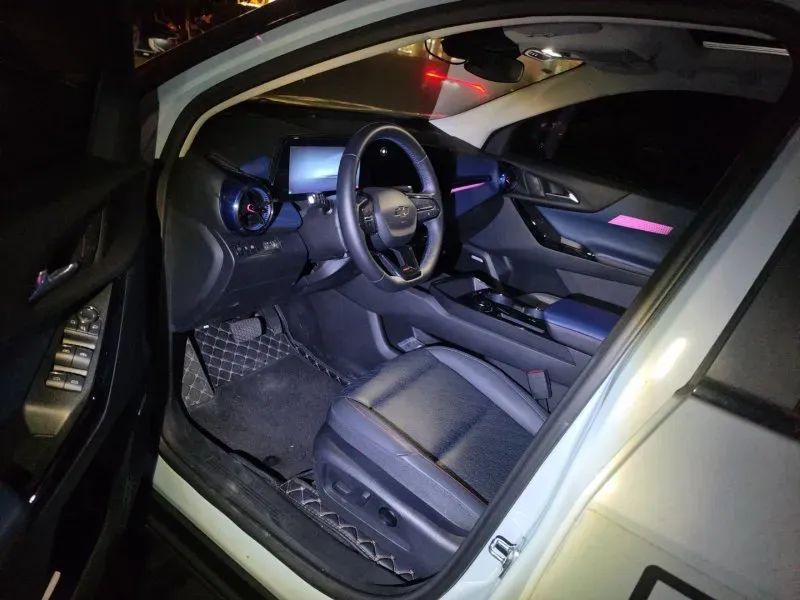 2024 Chevrolet EquinoxPlus 1.5T 180HP L4 2DHT PHEV 16.5KWH,autocango,china used car exporter,china ev exporter,chinese used car exporter,chinese used ev exporter