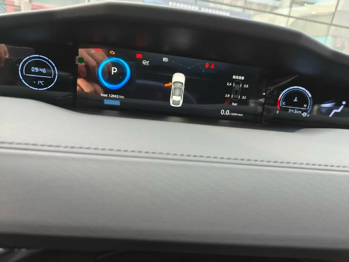 2024 ChangAn UNI-V 1.5T 188HP L4 7DCT,autocango,china used car exporter,china ev exporter,chinese used car exporter,chinese used ev exporter