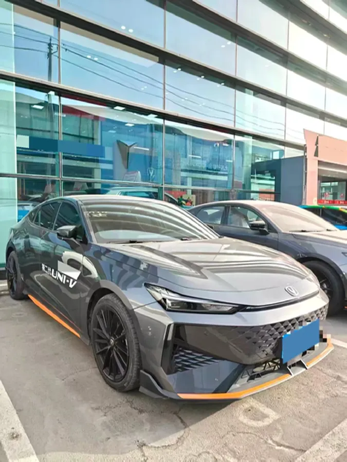 2024 ChangAn UNI-V 1.5T 188HP L4 7DCT,autocango,china used car exporter,china ev exporter,chinese used car exporter,chinese used ev exporter