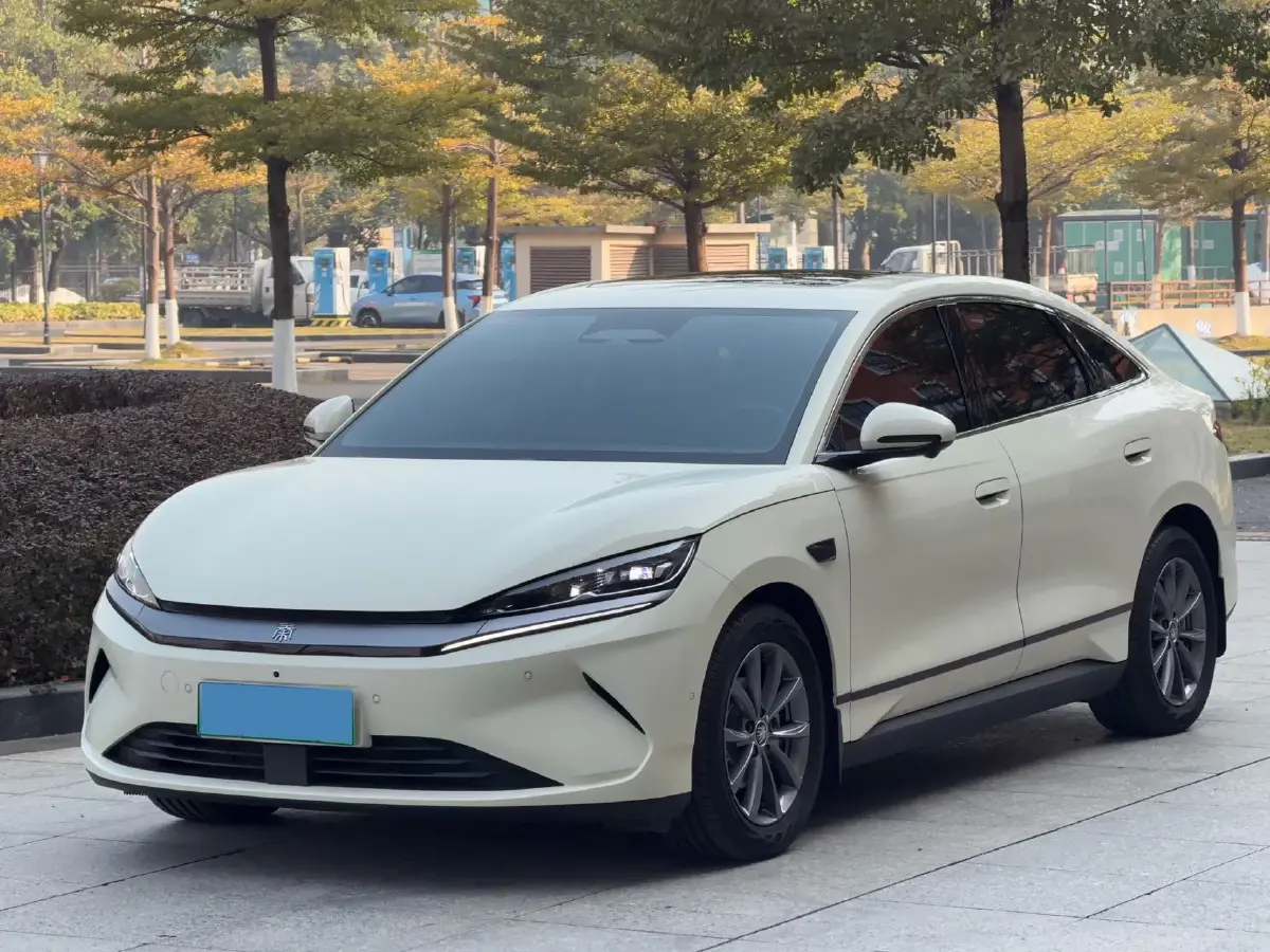 2025 BYD QinL BEV
