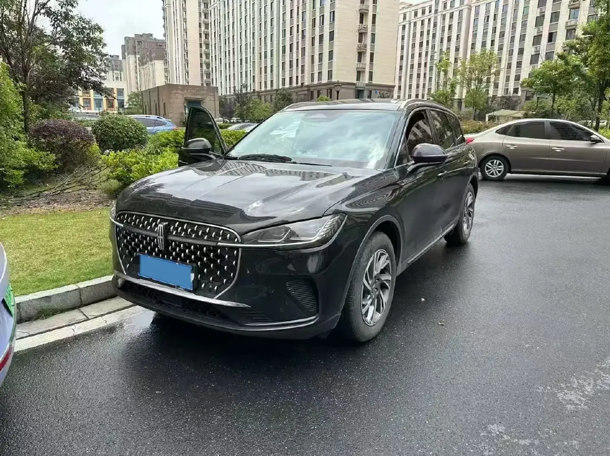 2023 Lincoln Corsair 2.0T 261HP L4 8AT