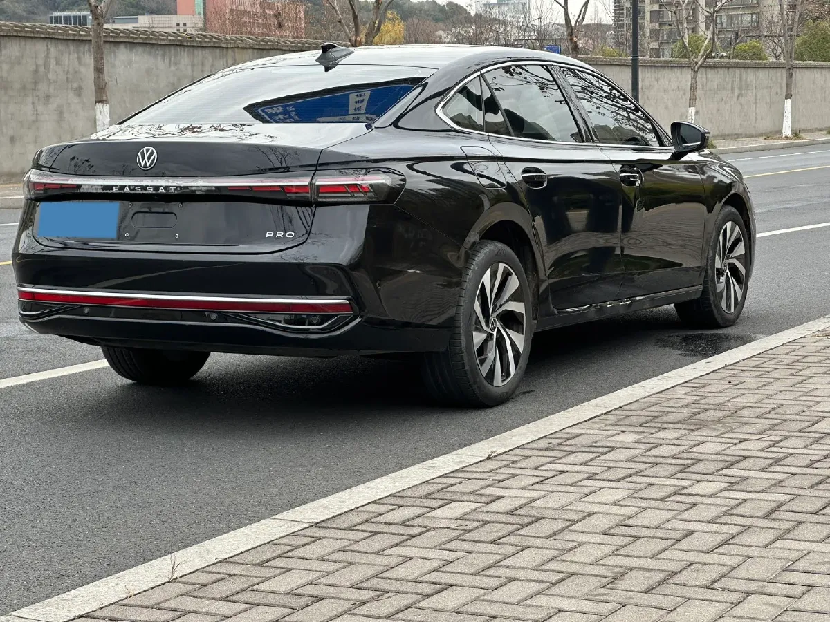 2025 Volkswagen Passat 2.0T 220HP L4 7DCT,autocango,china used car exporter,china ev exporter,chinese used car exporter,chinese used ev exporter