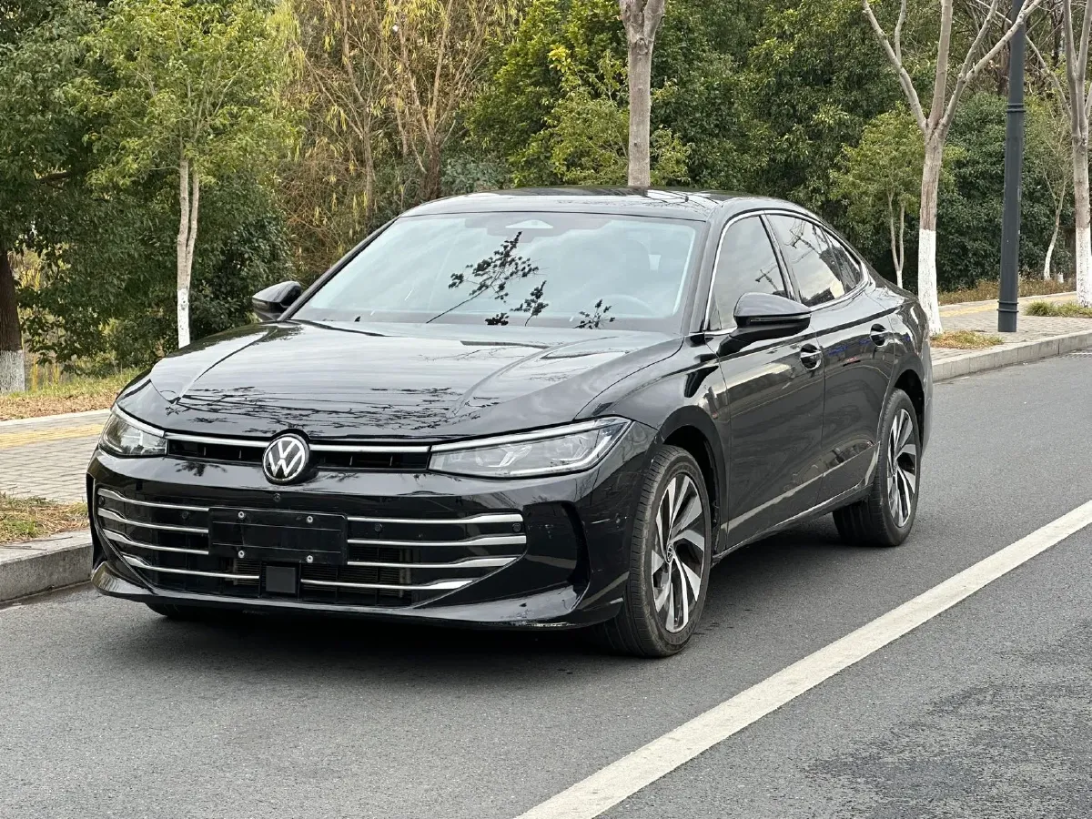 2025 Volkswagen Passat 2.0T 220HP L4 7DCT,autocango,china used car exporter,china ev exporter,chinese used car exporter,chinese used ev exporter