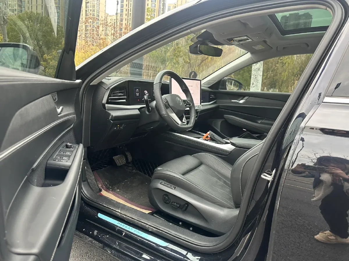 2025 Volkswagen Passat 2.0T 220HP L4 7DCT,autocango,china used car exporter,china ev exporter,chinese used car exporter,chinese used ev exporter