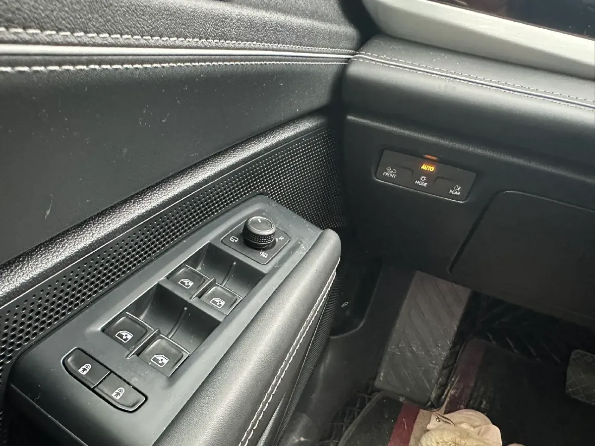 2025 Volkswagen Passat 2.0T 220HP L4 7DCT,autocango,china used car exporter,china ev exporter,chinese used car exporter,chinese used ev exporter