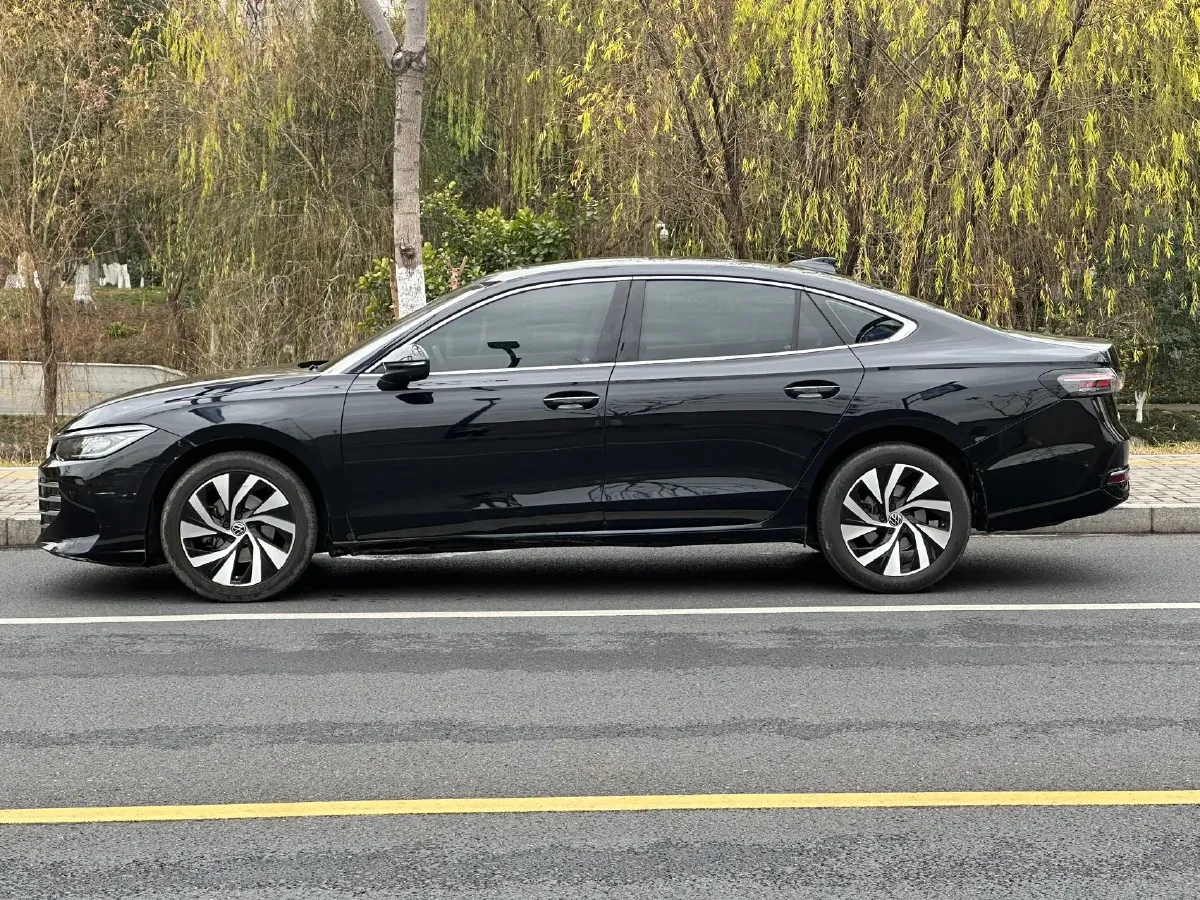 2025 Volkswagen Passat 2.0T 220HP L4 7DCT,autocango,china used car exporter,china ev exporter,chinese used car exporter,chinese used ev exporter