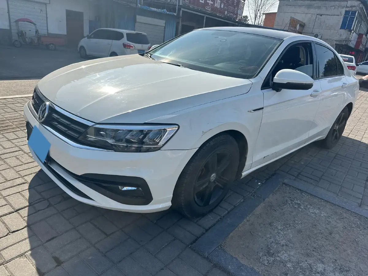 2019 Volkswagen T-Cross 1.4T 150HP L4 7DCT