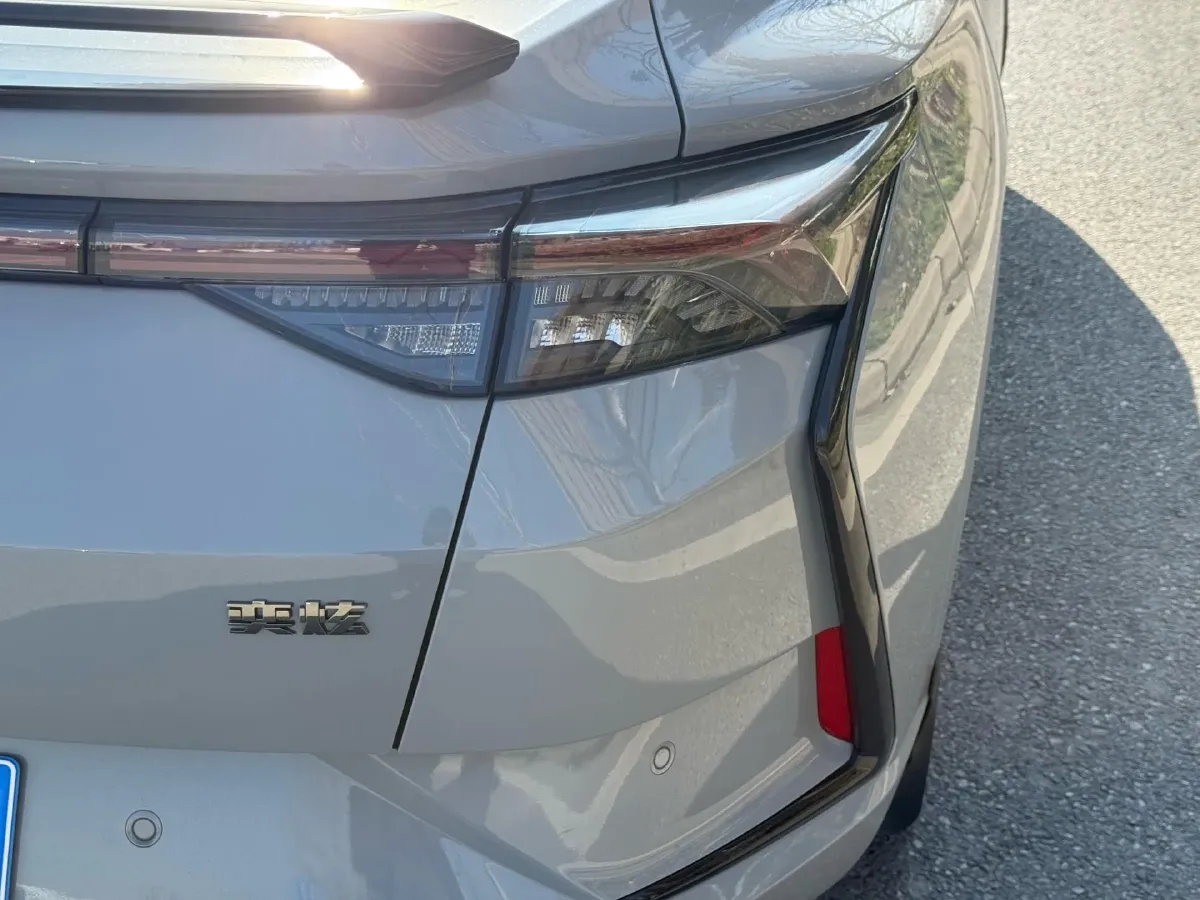 2023 DongFeng Aeolus YiXuan 1.5T 197HP L4 6DCT,autocango,china used car exporter,china ev exporter,chinese used car exporter,chinese used ev exporter